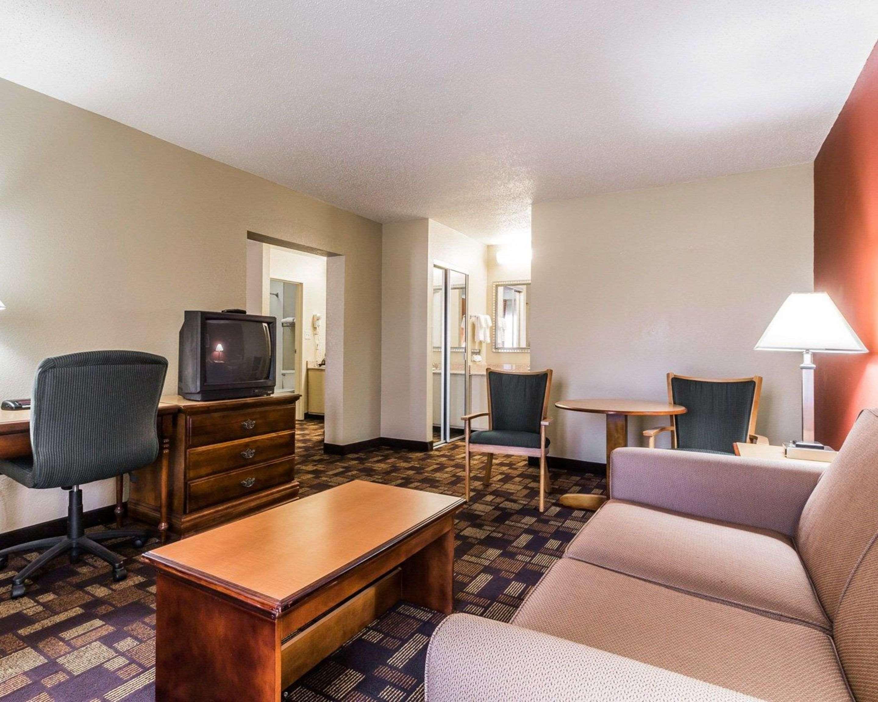 Hotel 6 Montgomery, Al - Eastern Blvd. 2*